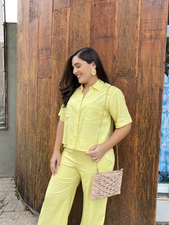 CONJUNTO CAMISA MANGA CURTA E PANTALONA AMARELO LIMA VISCOLINHO - loja online