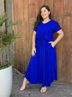 CONJUNTO BLUSA E SAIA MIDI AZUL ROYAL MALHA COMFY