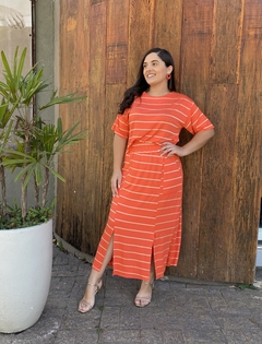 CONJUNTO BLUSA E SAIA MIDI LARANJA LISTRADA MALHA COMFY