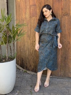 CONJUNTO CAMISA E SAIA MIDI ENVELOPE ESTAMPADA - loja online