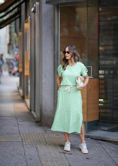 CONJUNTO BLUSA E SAIA MIDI LISTRADA VERDE