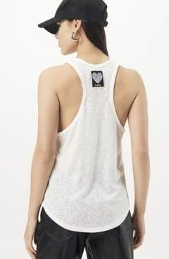 Musculosa Iris en internet