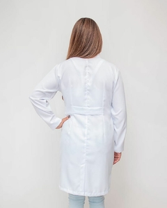 Jaleco Sofia Feminino - Branco com fecho dourado -  Especialista em fabricação de Jalecos e Scrubs / Coalla Jalecos