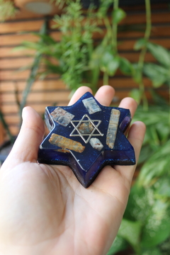 Orgonite Estrela de Davi com Cianita Azul - comprar online