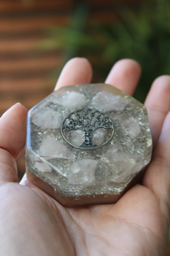 Orgonite Octogonal Árvore da Vida com Quartzo Rosa