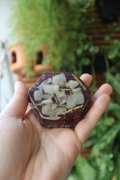 Orgonite Hexagonal com Cianita Azul e Cristal