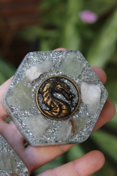 Orgonite Hexagonal Dragão com Água Marinha