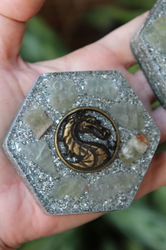 Orgonite Hexagonal Dragão com Água Marinha