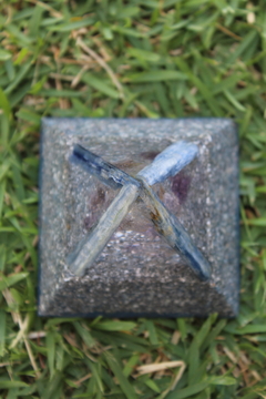 Orgonite Pirâmide Pequena Harmonia e Clareza