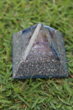 Orgonite Pirâmide Pequena Harmonia e Clareza