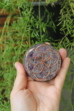 Orgonite Granada Sagrada Coragem e Espiritualidade com Ametista e Cristal