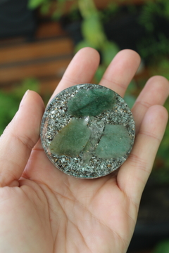 Orgonite Pastilha com Quartzo Verde. Orgonite de Bolso