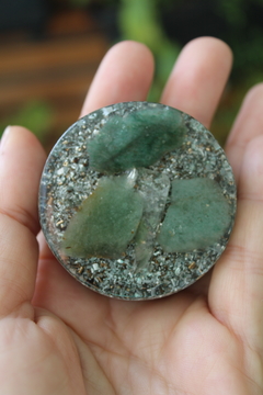 Orgonite Pastilha com Quartzo Verde. Orgonite de Bolso