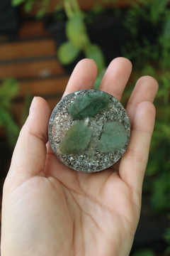 Orgonite Pastilha com Quartzo Verde. Orgonite de Bolso