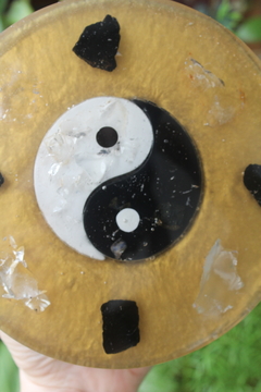 Orgonite Mandala Yin Yang com Cristal e Turmalina