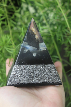 Orgonite Pirâmide Proteção