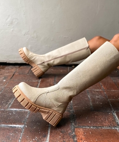 Bota caña alta beige