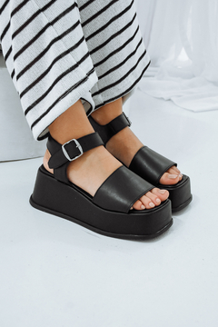 Sandalias con plataforma de cuero negras - comprar online