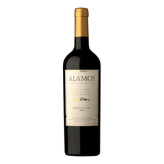 Botella con fondo blanco de vino Alamos Cabernet Sauvignon