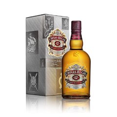 Botella con fondo blanco de Chivas Regal 750cm3