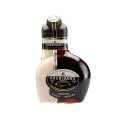 Botella Licor Sheridan 750cm3 con fondo blanco