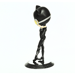 ACTION FIGURE CATWOMAN na internet