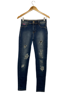 CALÇA JEANS SKINNY DESTROYED (38)