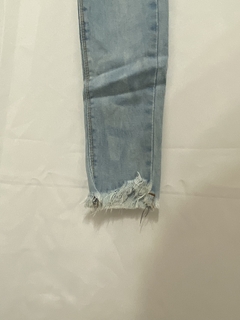 CALÇA JEANS SKINNY (38) na internet