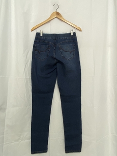 CALÇA JEANS SKINNY (38) - Pimenta Cereja Brechó