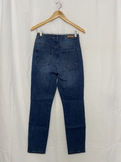 CALÇA JEANS BOTÕES SUPER ALTA SKINNY AMARO (38) - Pimenta Cereja Brechó