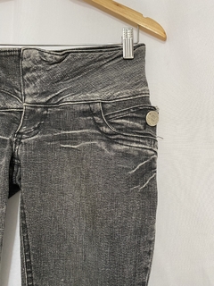 CALÇA JEANS SKINNY CINTURA BAIXA (38) - comprar online