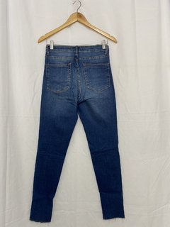 CALÇA JEANS SKINNY PÉROLAS RENNER (38) - Pimenta Cereja Brechó