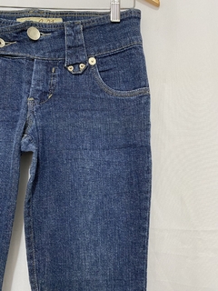 CALÇA JEANS RETA BÁSICA - comprar online