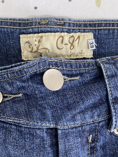 CALÇA JEANS RETA BÁSICA - loja online