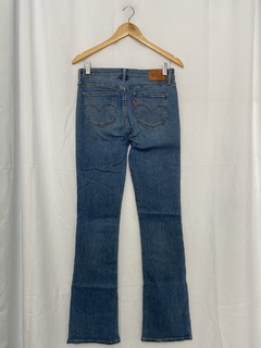 CALÇA JEANS FLARE LEVI'S (38) - Pimenta Cereja Brechó