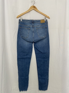 CALÇA JEANS SKINNY (38) - Pimenta Cereja Brechó