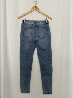 CALÇA JEANS SKINNY (38) - Pimenta Cereja Brechó