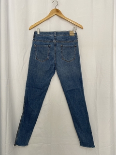 CALÇA JEANS SKINNY (38) - Pimenta Cereja Brechó