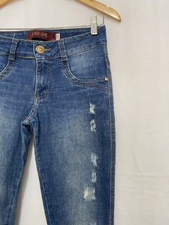 CALÇA JEANS SKINNY DESTROYED (38) - comprar online