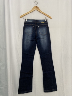 CALÇA JEANS FLARE (38) NOVA - Pimenta Cereja Brechó