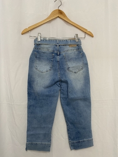 CALÇA CAPRI JEANS (36) NOVA - Pimenta Cereja Brechó