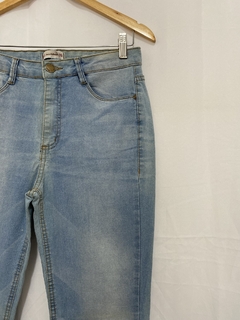 CALÇA JEANS FLARE (38) - comprar online