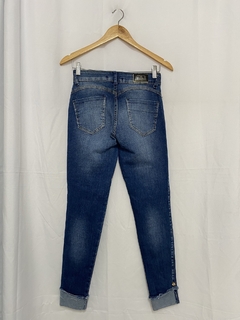 CALÇA JEANS CINTURA ALTA (38) - Pimenta Cereja Brechó