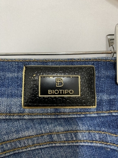 CALÇA JEANS CINTURA ALTA (38) - loja online