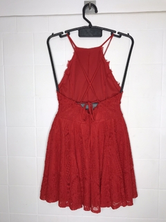 VESTIDO RENDA (P) - Pimenta Cereja Brechó