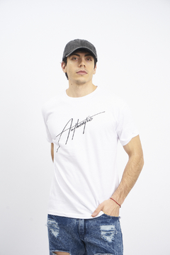 Remera Aveinte AUTHENTIC - comprar online