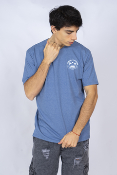 Remera Aveinte TRAVEL BUDDIES - A20 Indumentaria