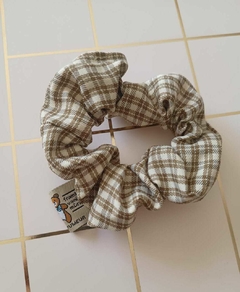 Scrunchie Cuadrillé en internet