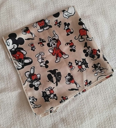 Pañuelo Estampado Mickey 50x50cm - Blumoon -Mayoristas de accesorios en Once- Blumoon