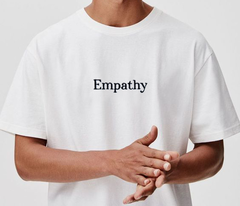 Remera bordada Empathy en internet